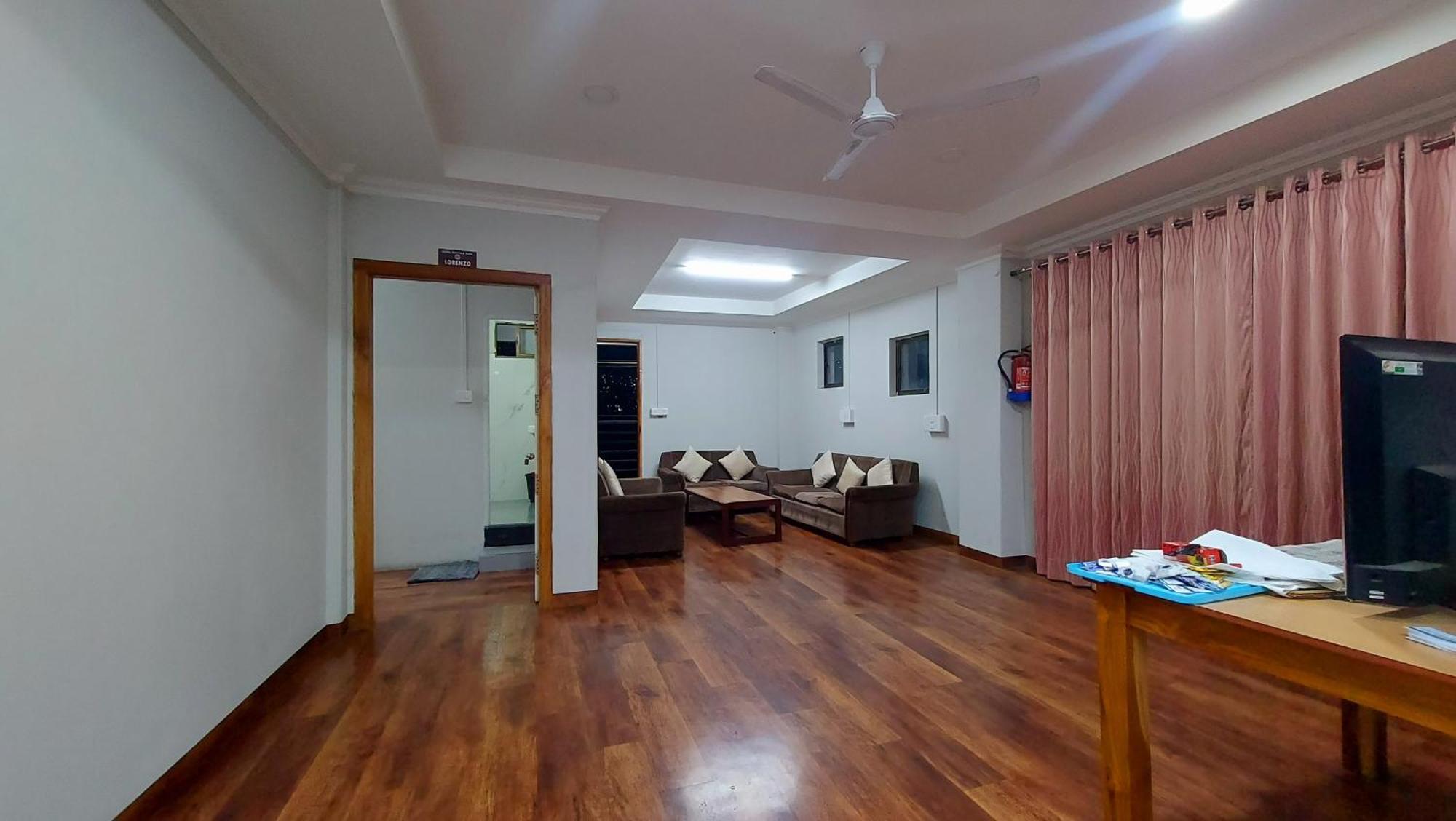 Hotel Dinthar Zara Аиджал Экстерьер фото